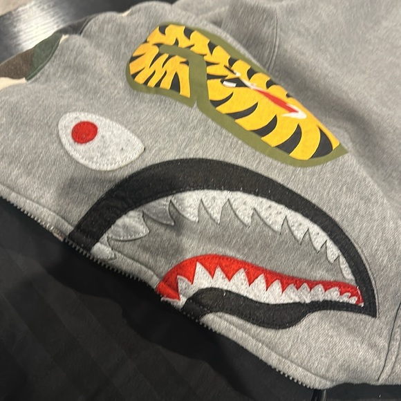 BAPE A BATHING APE HOODIE - Picture 8 of 17